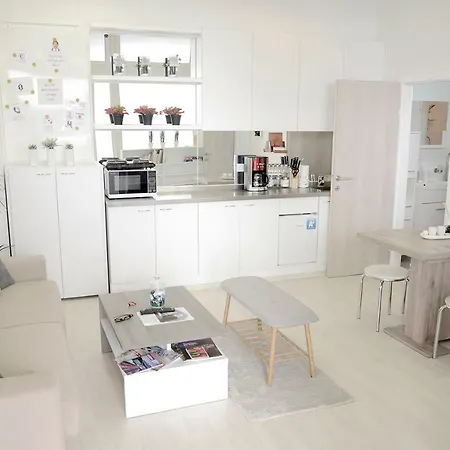 Apartament B *